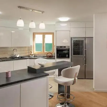 Maris Lux Apartman *