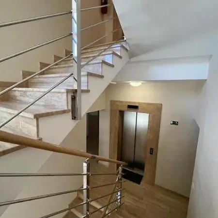 Maris Lux Makarska